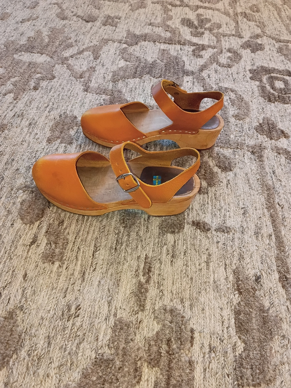 Mia Swedish Leather Low Heel Clogs • Size 39 Or Leather Mary Jane Clogs - Picture 3 of 6